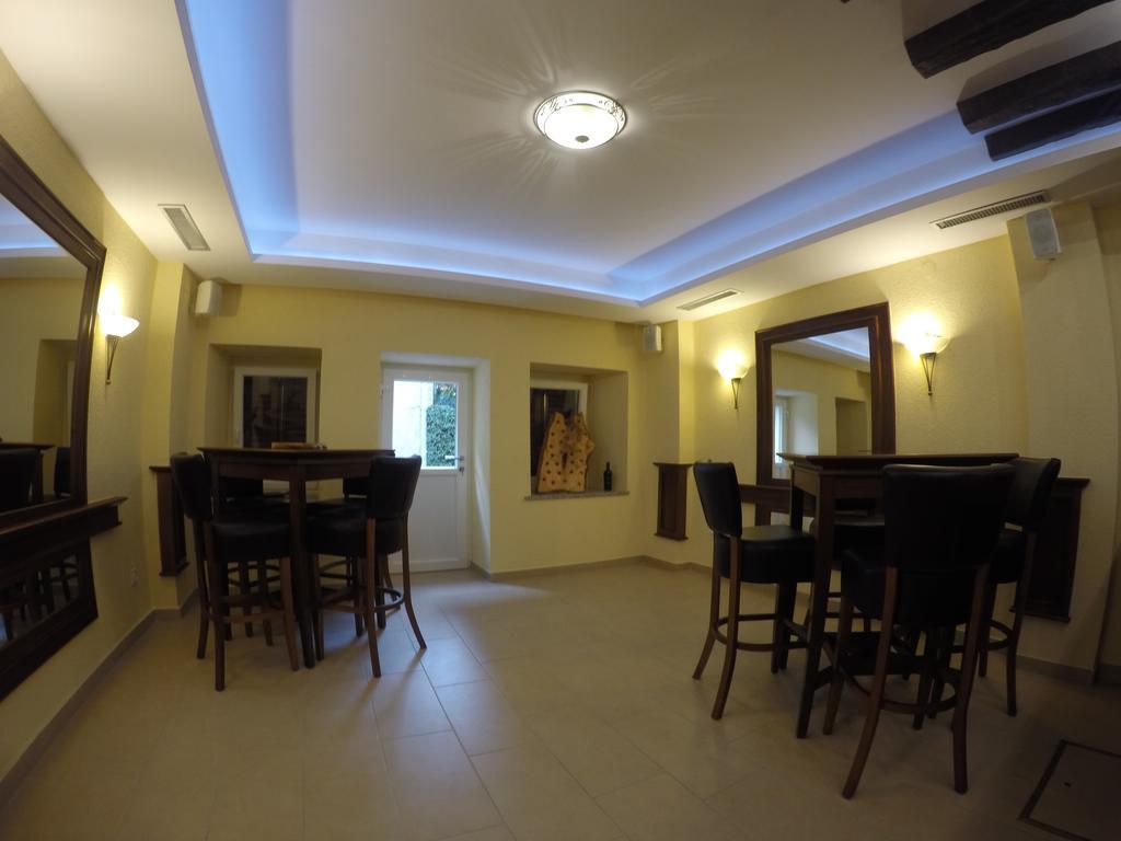 Guest House Neho Cres Bagian luar foto