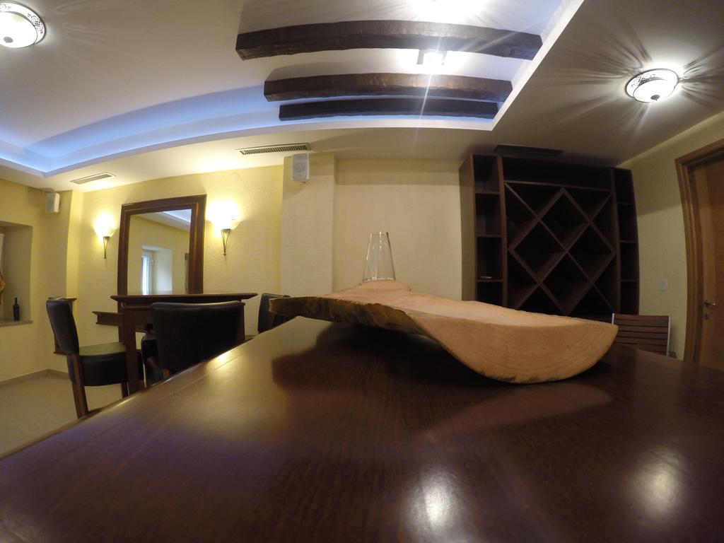 Guest House Neho Cres Bagian luar foto